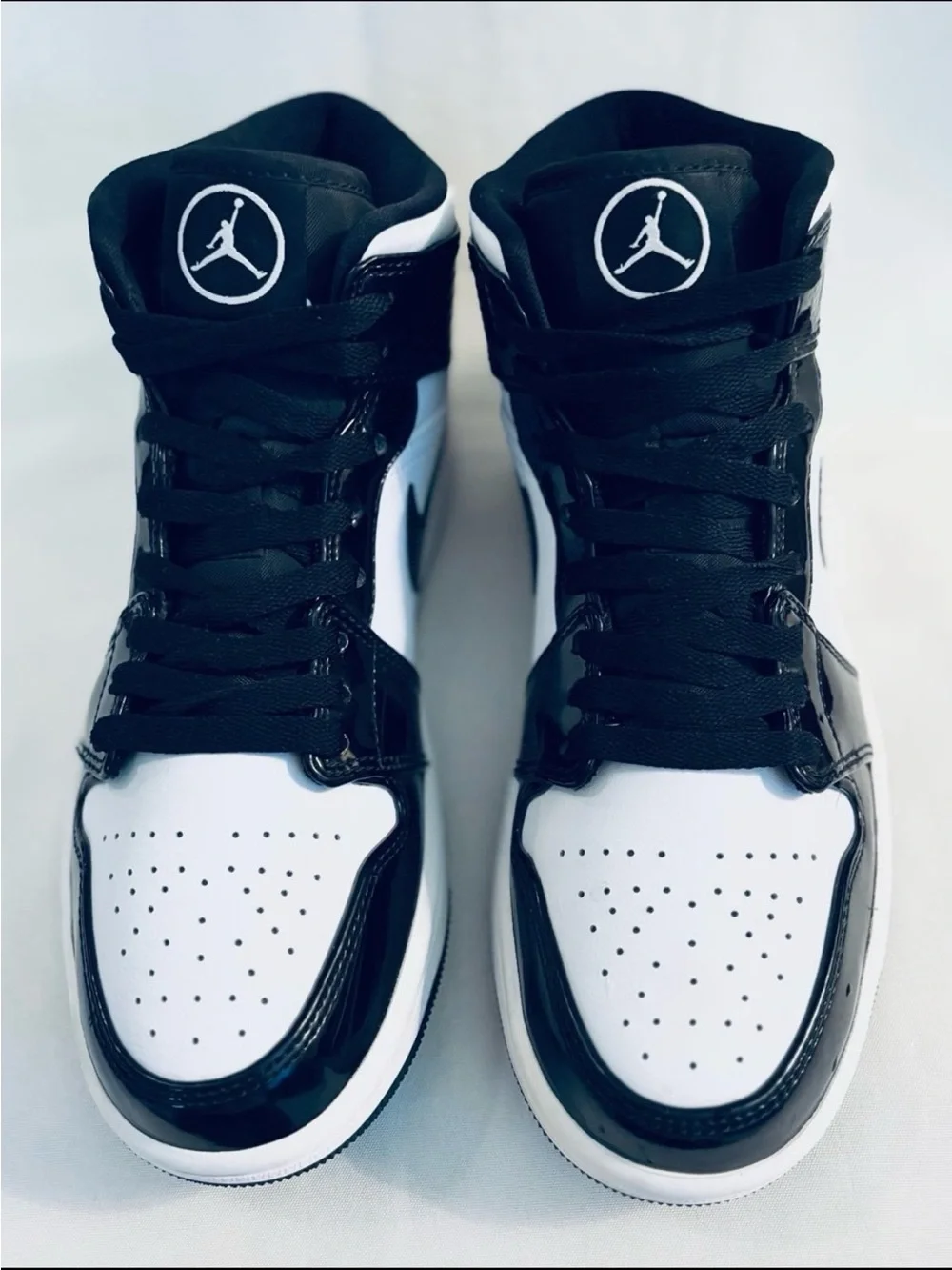 Jordan 1 Mid ‘Carbon Fiber Black/White Sneakers